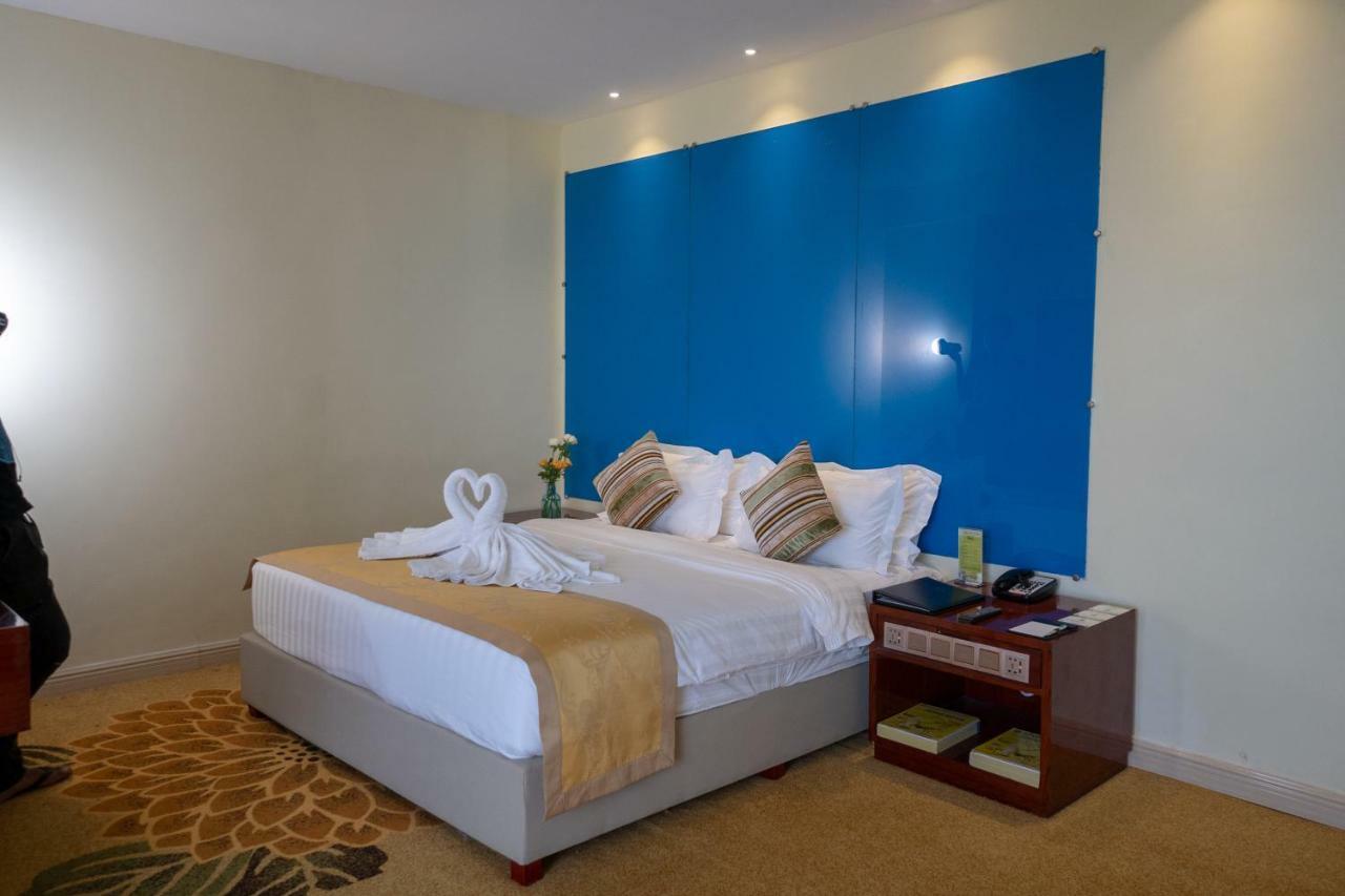 Grand Park Hotel Mandalay Buitenkant foto