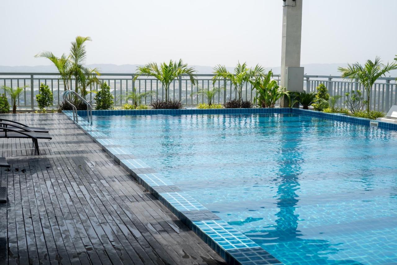 Grand Park Hotel Mandalay Buitenkant foto